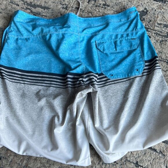 Good condition Hurley Boardshorts size 38. Priced to sell! - Picture 5 of 5